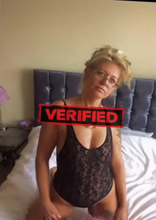 Britney cunnilingus Prostitute Janub as Surrah